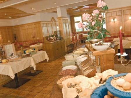 Gasthof Pitztaler Hof Веннс Екстер'єр фото